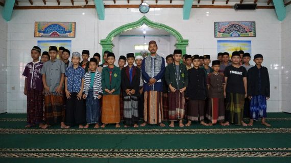 Manusia Makhluk Tak Mandiri